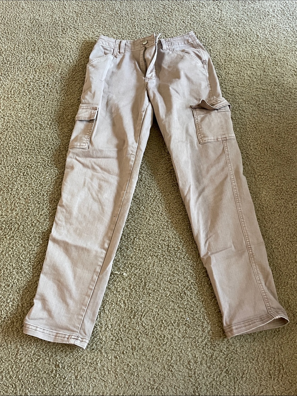 Universal Thread Straight-Leg Cargo Pants in Beige